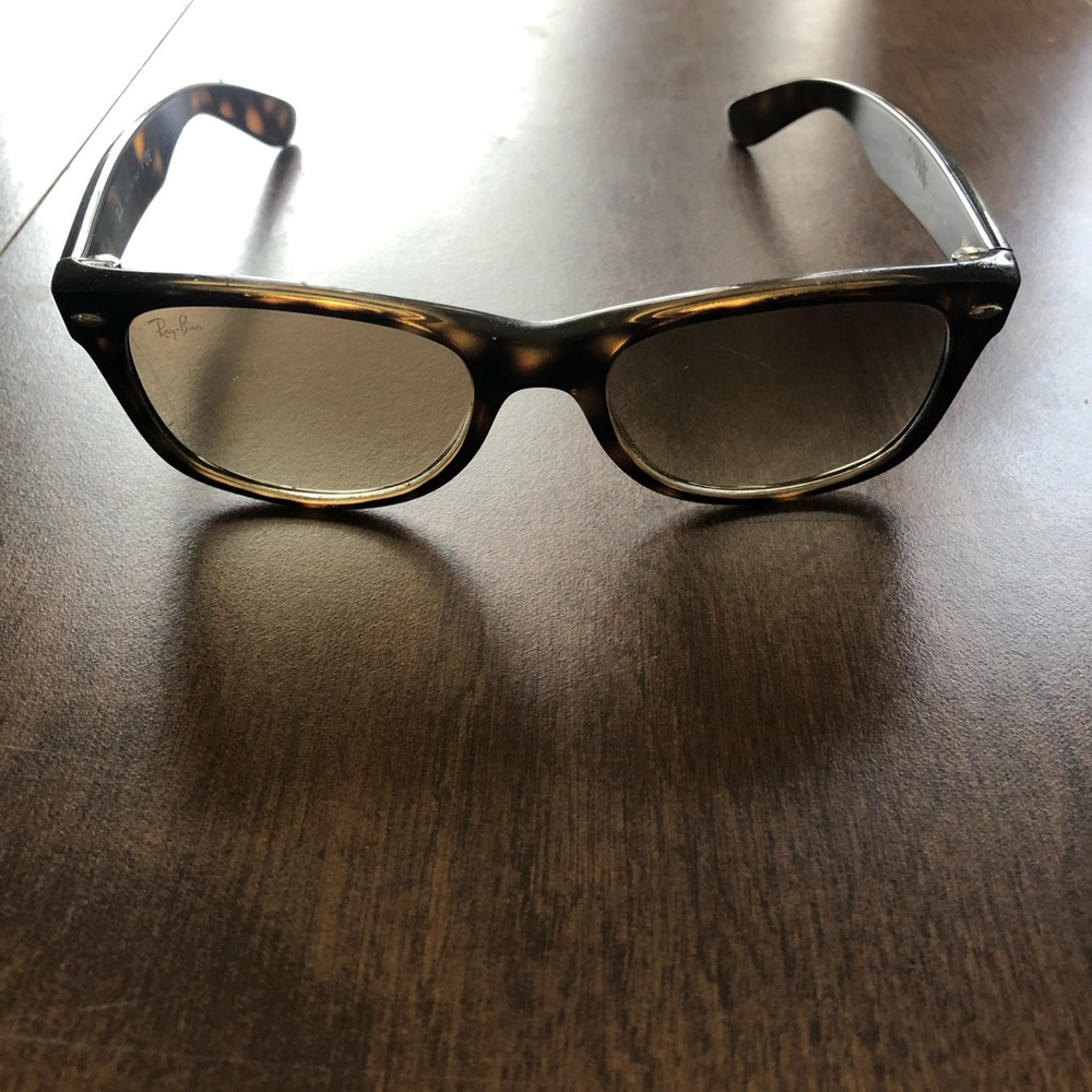 Ray Ban New Wayfarer in Tortoise Shell